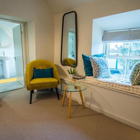 เอ็กเซบี กรีน ดราก้อน Bed & Breakfast Leeming Bar ภายนอก รูปภาพ