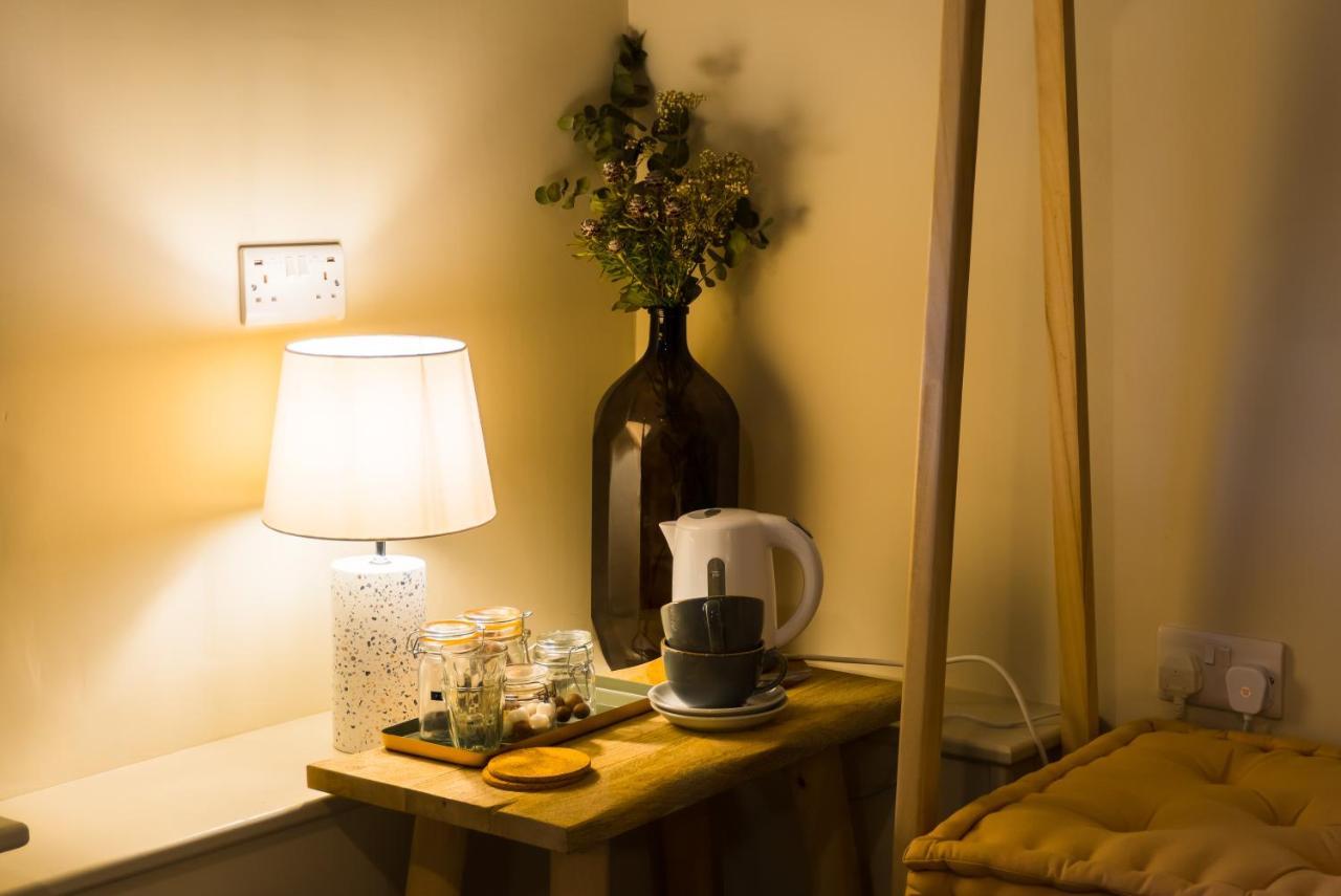 เอ็กเซบี กรีน ดราก้อน Bed & Breakfast Leeming Bar ภายนอก รูปภาพ