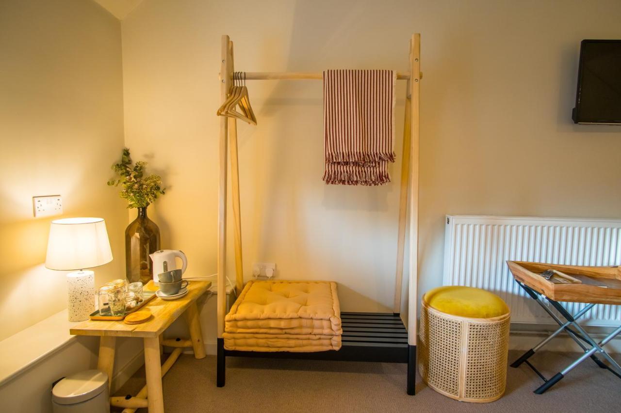 เอ็กเซบี กรีน ดราก้อน Bed & Breakfast Leeming Bar ภายนอก รูปภาพ