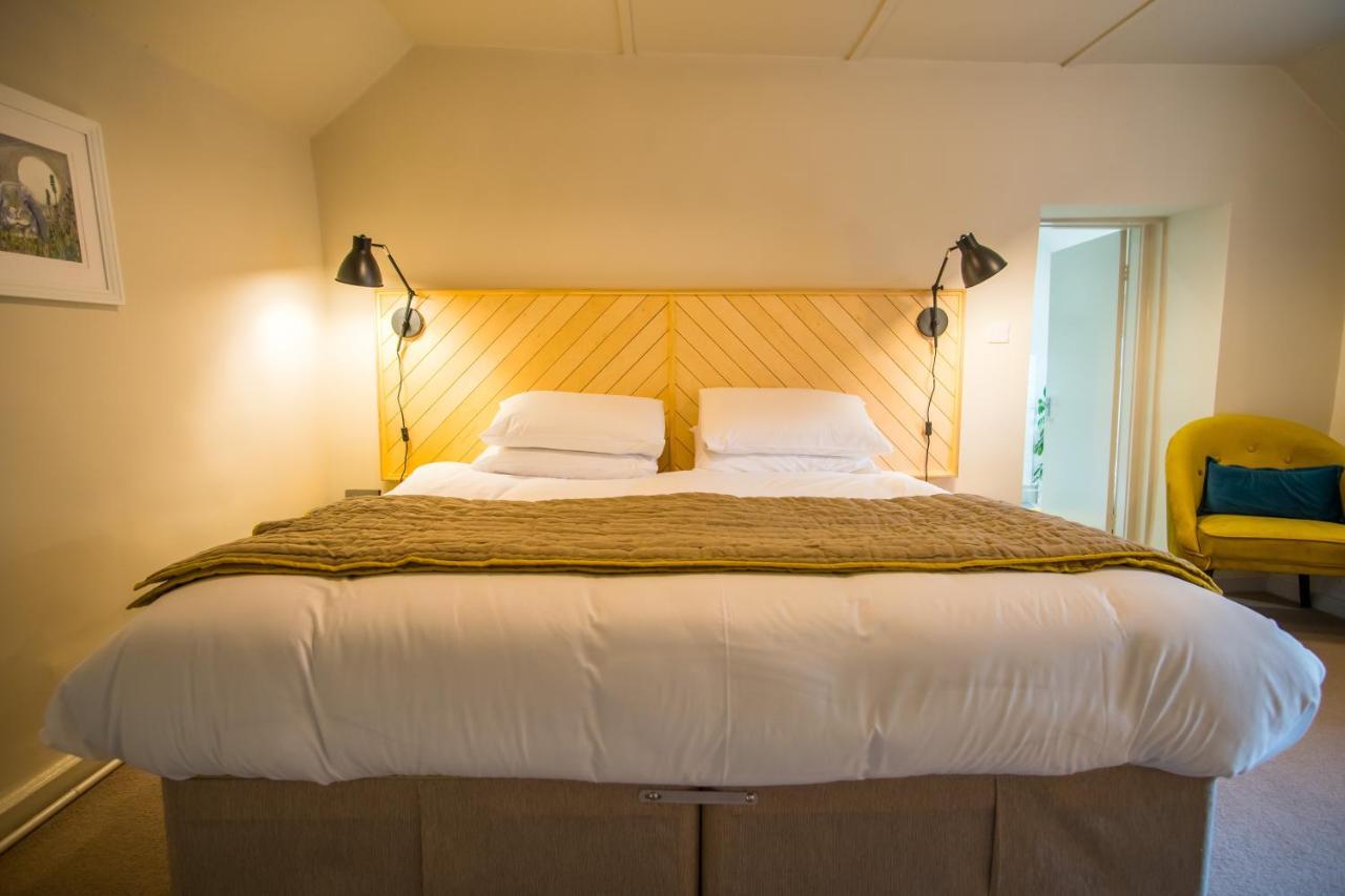 เอ็กเซบี กรีน ดราก้อน Bed & Breakfast Leeming Bar ภายนอก รูปภาพ