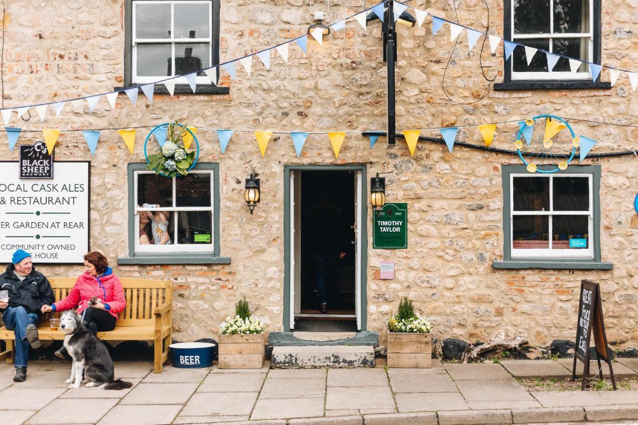 เอ็กเซบี กรีน ดราก้อน Bed & Breakfast Leeming Bar ภายนอก รูปภาพ