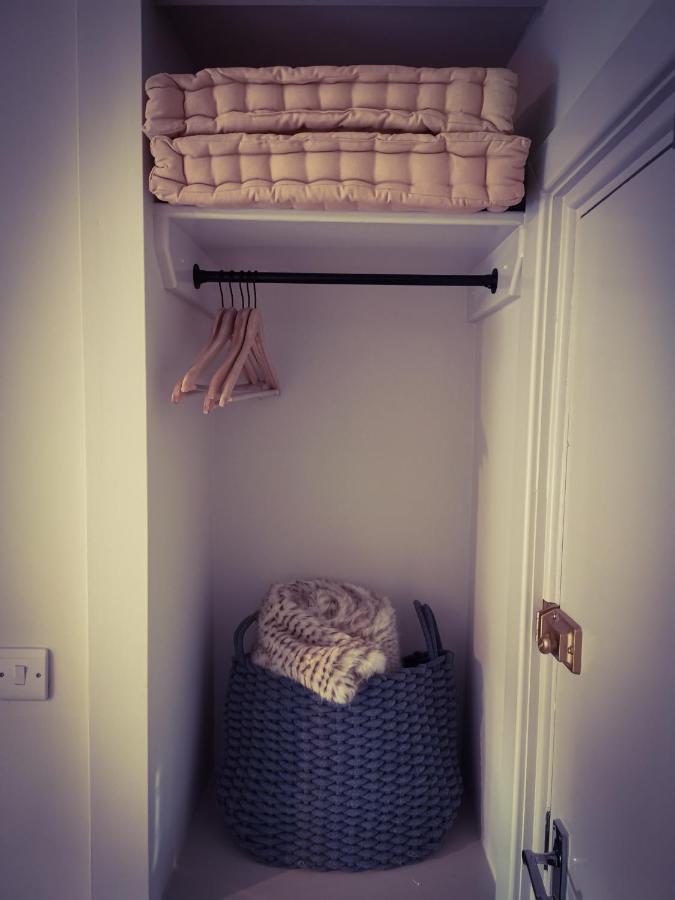 เอ็กเซบี กรีน ดราก้อน Bed & Breakfast Leeming Bar ภายนอก รูปภาพ