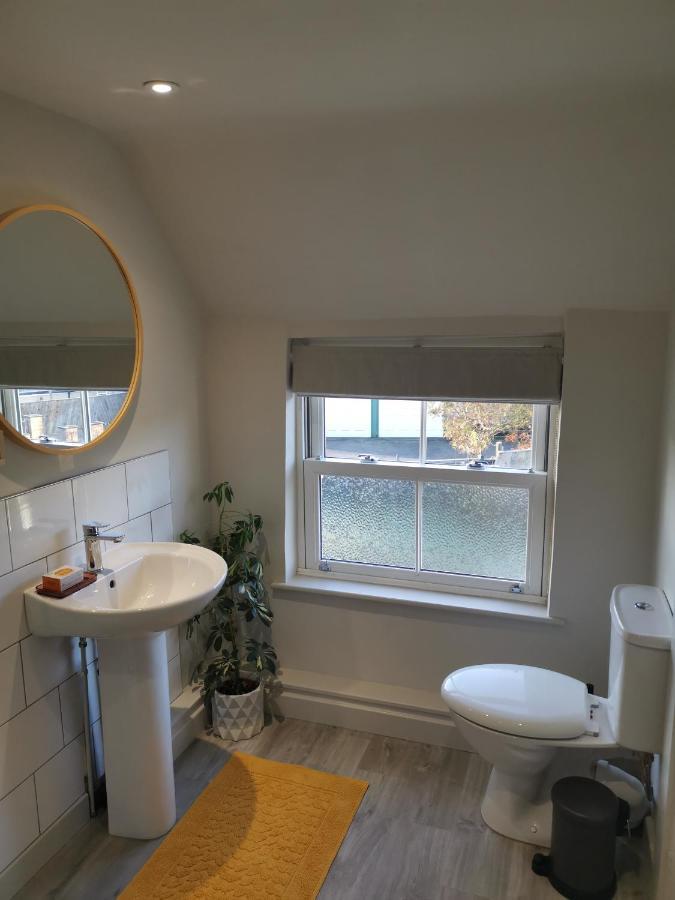เอ็กเซบี กรีน ดราก้อน Bed & Breakfast Leeming Bar ภายนอก รูปภาพ
