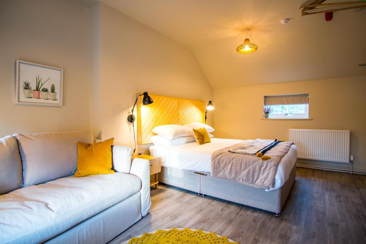 เอ็กเซบี กรีน ดราก้อน Bed & Breakfast Leeming Bar ภายนอก รูปภาพ