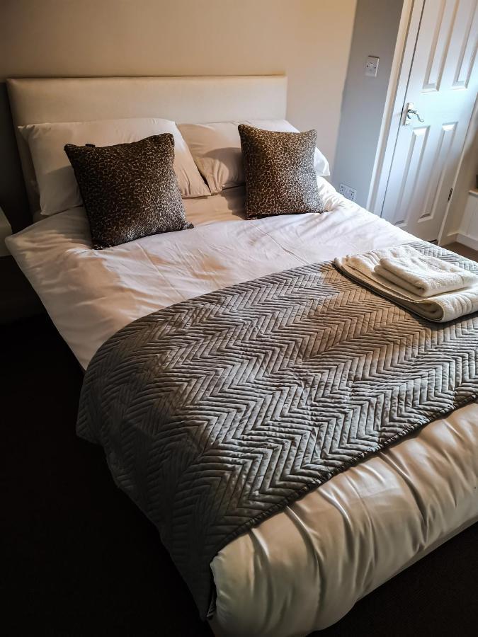 เอ็กเซบี กรีน ดราก้อน Bed & Breakfast Leeming Bar ภายนอก รูปภาพ