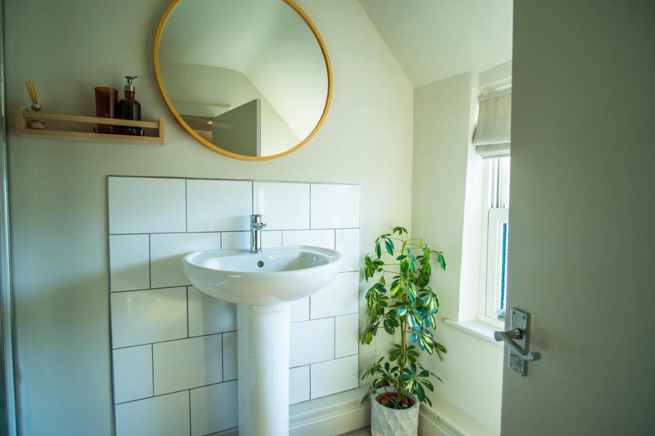 เอ็กเซบี กรีน ดราก้อน Bed & Breakfast Leeming Bar ภายนอก รูปภาพ